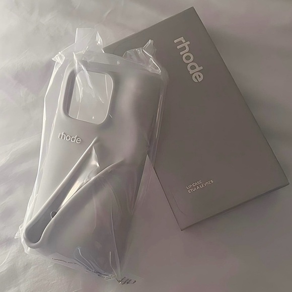 rhode Lip Case Silicone Phone Case iPhone 14 Pro NIB - Picture 7 of 7